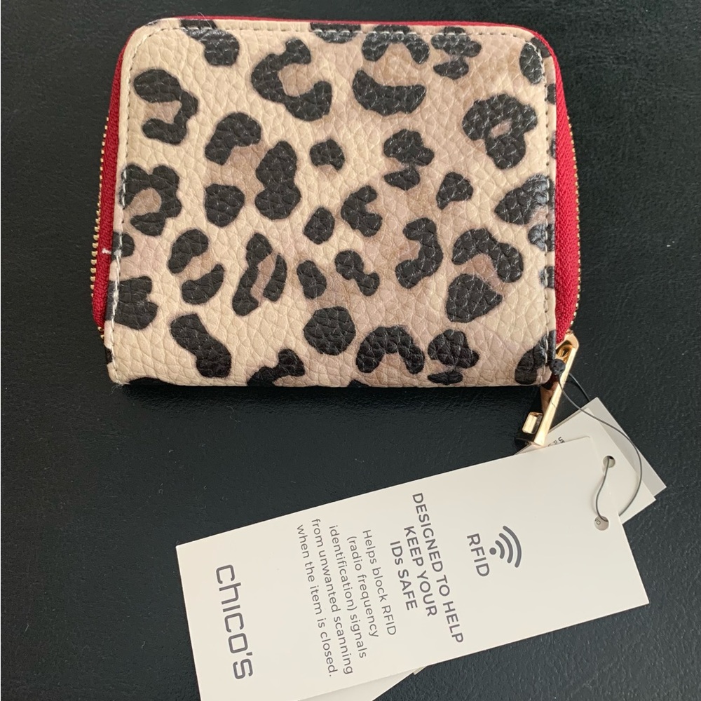 Chico’s small Animal printed wallet - Picture 1 of 5